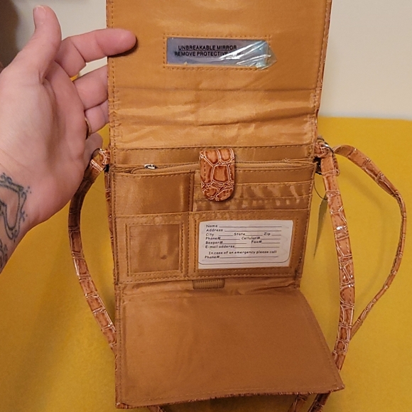 George "Wallet on String" - Picture 5 of 6